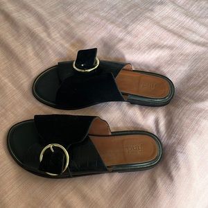 Leather slides in great shape; minimal ware, see photos.